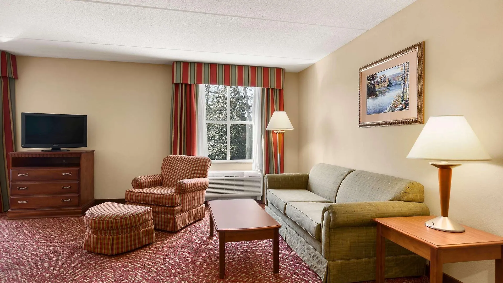 Hampton Inn & Suites Williamsburg Historic District 3*,  United States
