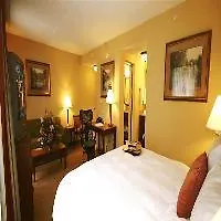 Hampton Inn & Suites Williamsburg Historic District 3*,