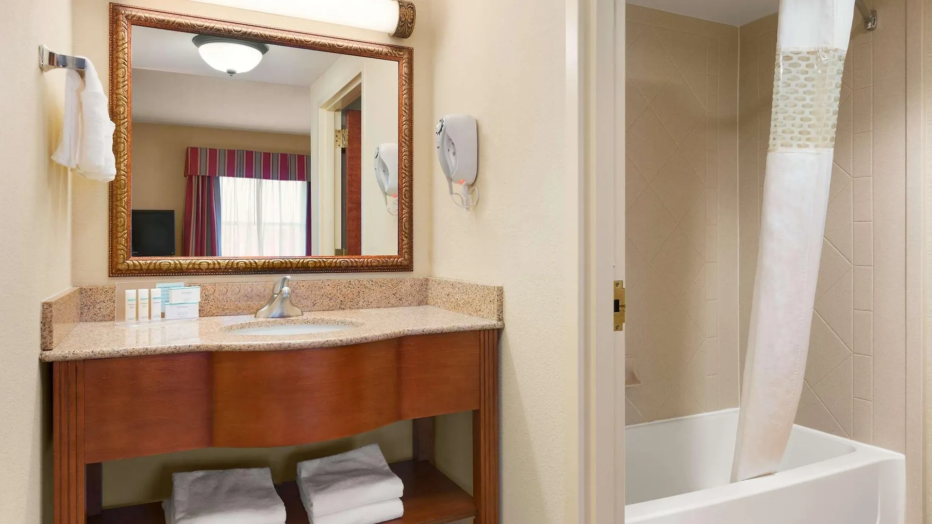 Hampton Inn & Suites Williamsburg Historic District